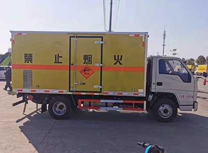 浚县爆破器材运输车